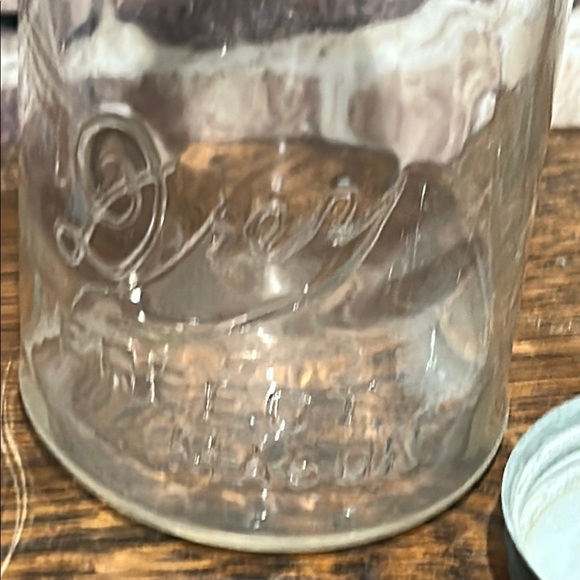 Vintage Quart Clear Glass Drey Perfect Mason Jars with vintage metals/glass lids - Picture 7 of 8
